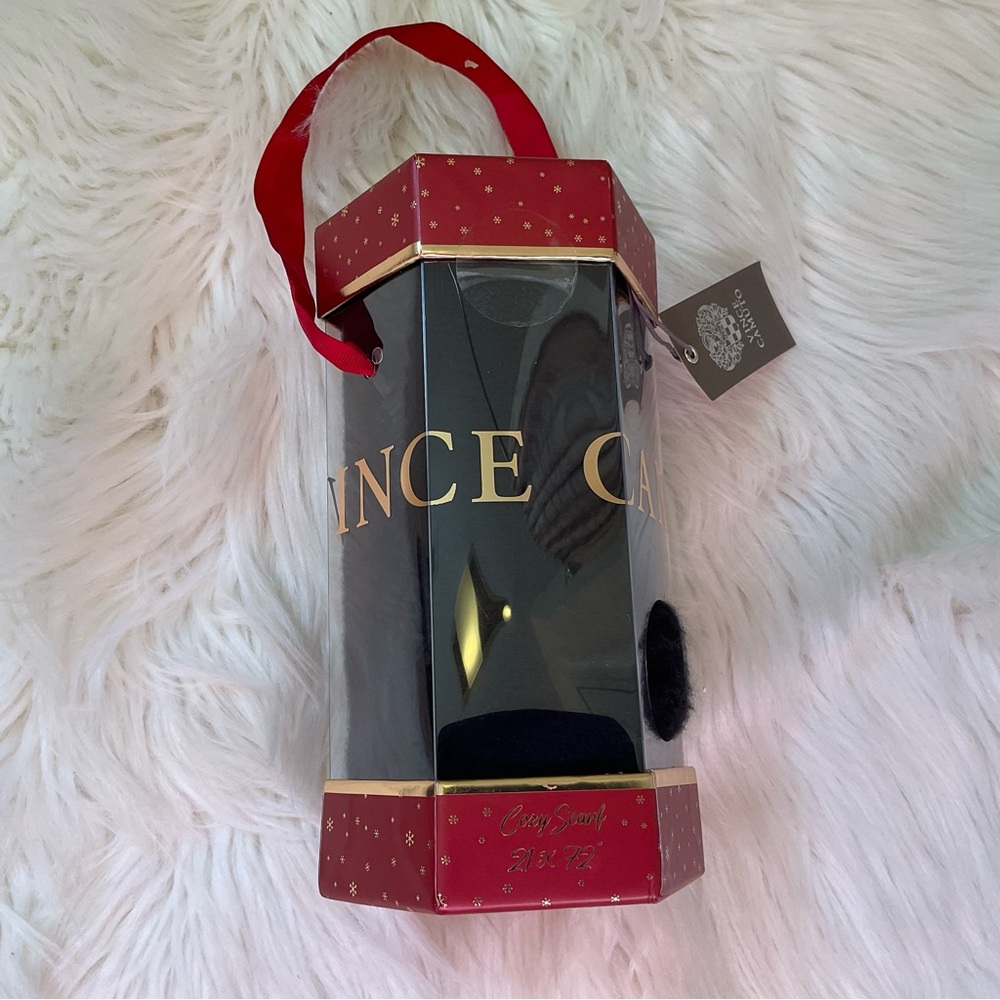 Vince Camuto Cozy Scarf - New in Box - NWT - Black - Picture 2 of 7